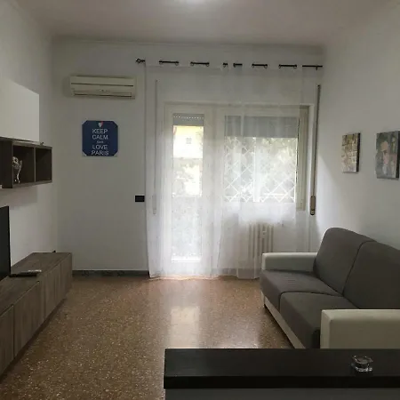 דירה Marconi House